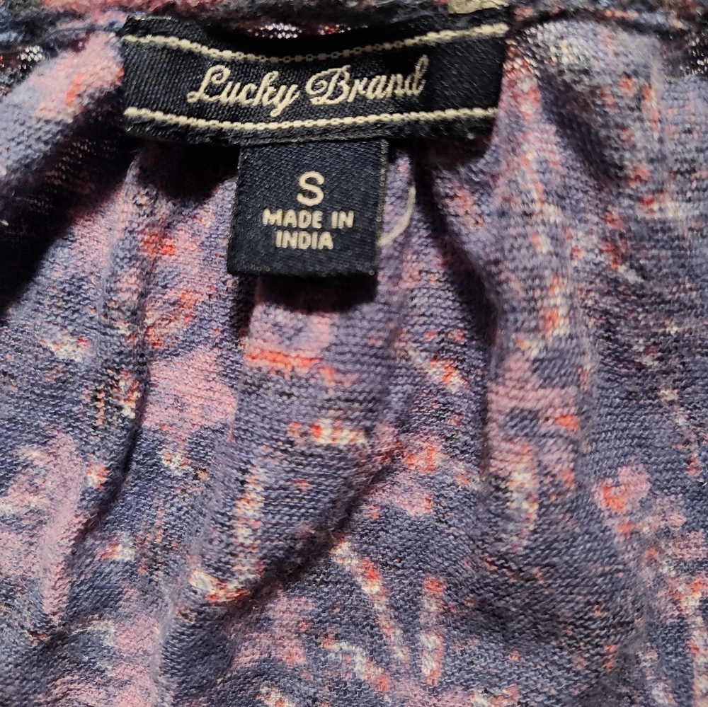 Lucky Brand women's v-neck shirt, size small - Picture 2 of 3
